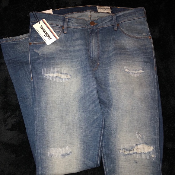 🔴🔴SOLD🔴🔴70TH ANNIVERSARY PATCHWORK DISTRESSED - Picture 6 of 7